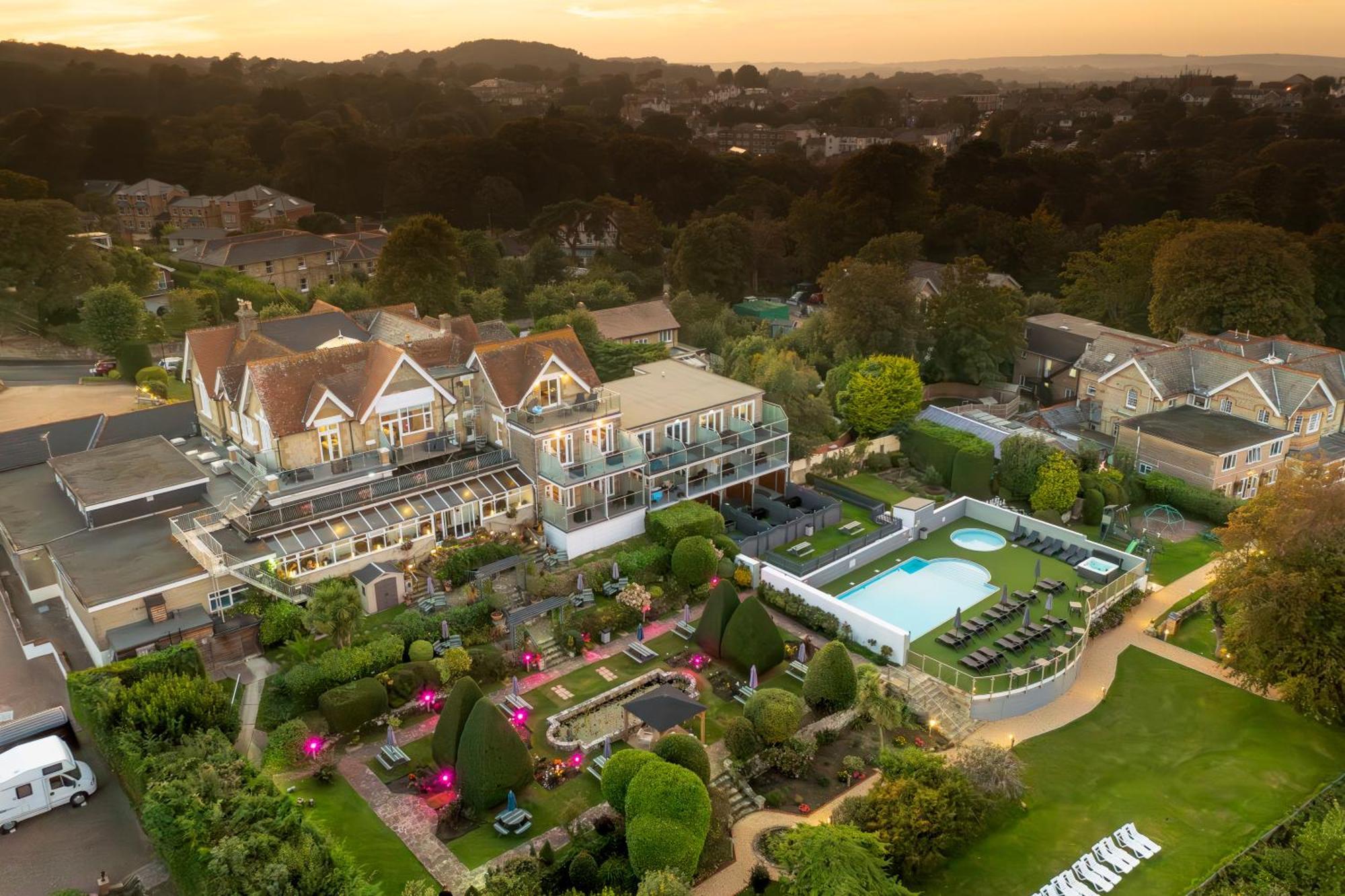 Luccombe Hall Hotel Shanklin Bagian luar foto